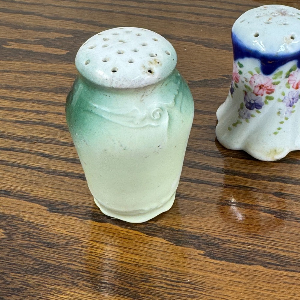 Vintage Mismatched Hand Painted Porcelain Floral Salt and Pepper Shakers Set - Picture 2 of 9